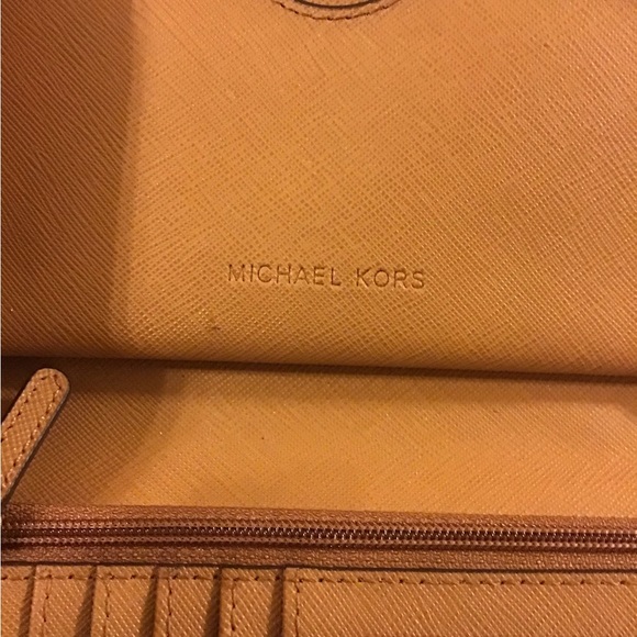 MICHAEL KORS COATED CANVAS W LEATHER ZIP AROUND WALLET EUC ORIG OWNER - Picture 5 of 7